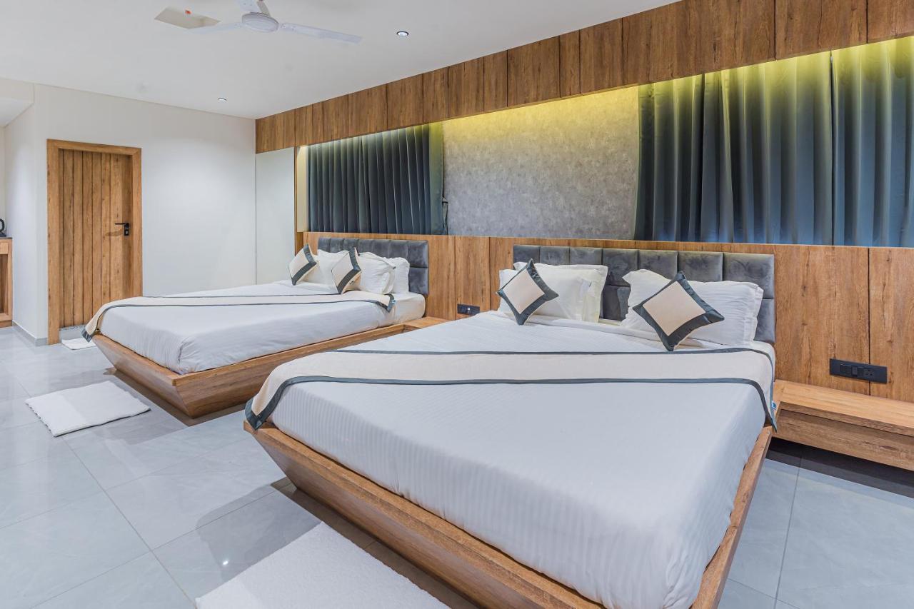 Hotel The Grand Heaven Gandhinagar Eksteriør bilde