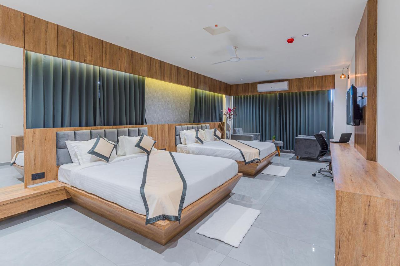 Hotel The Grand Heaven Gandhinagar Eksteriør bilde